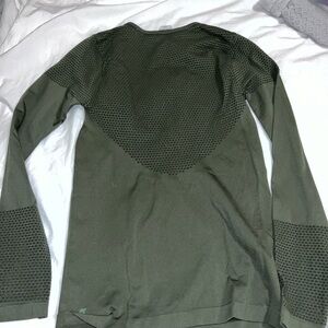 Green Long sleeve workout top